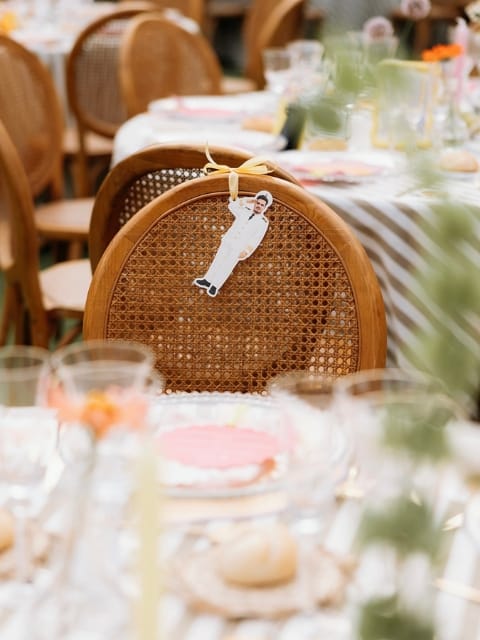 Capitán de mesa en la boda de Michelle y Alejandro