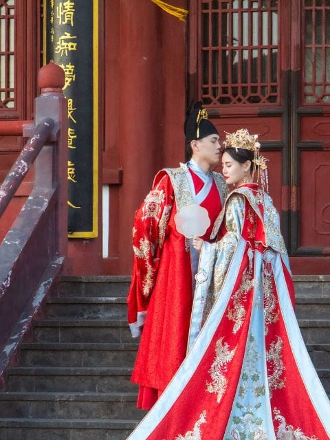 Elena y Wei Chen